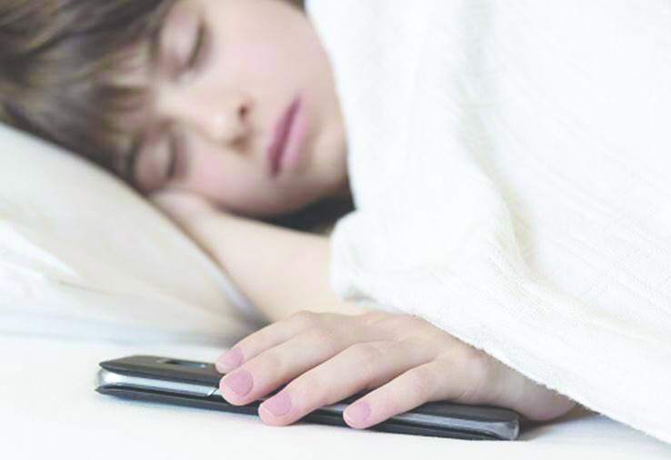 بهداشت خواب را رعایت کنیم: شب‌ها موبایل ممنوع!